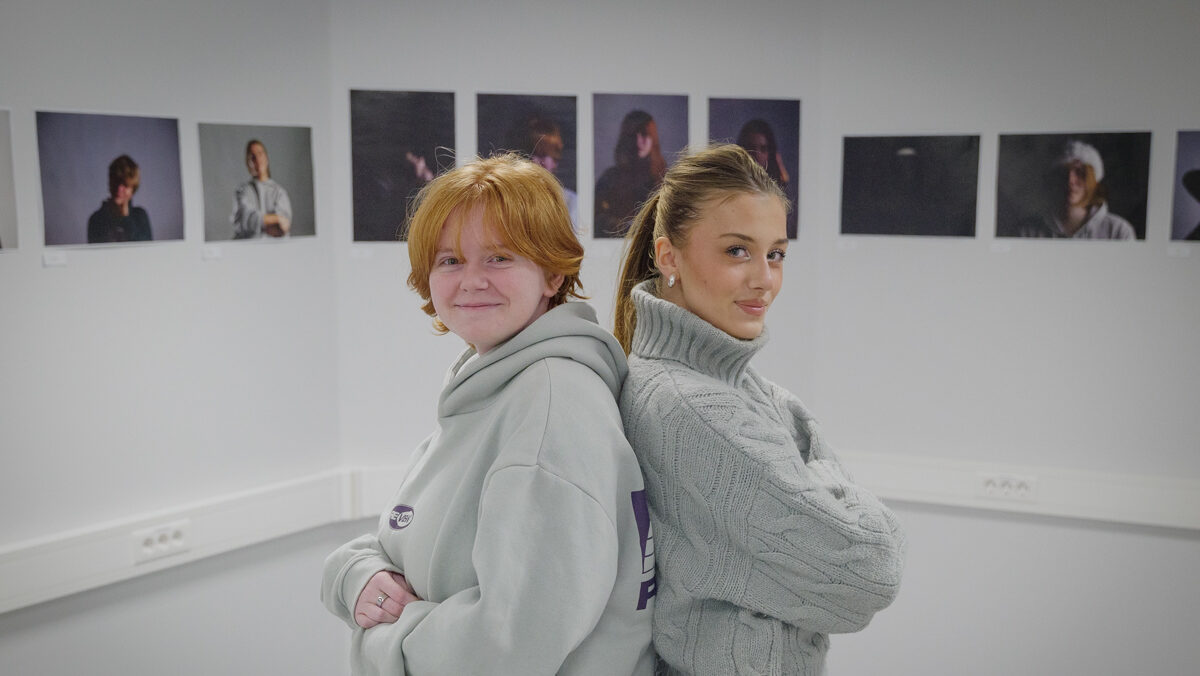 Medieelevene med portrettutstilling